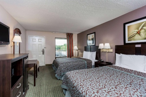Days Inn by Wyndham Lugoff image 13